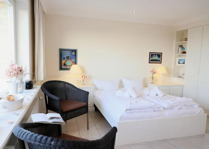 Wohnen Sie Im Herzen Westerlands, In Einer Komplett Neu Renovierten 1-Zimmer Wohnung